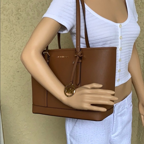 Michael Kors Bags Michael Kors Jet Set Should Tote - Picture 7 of 16